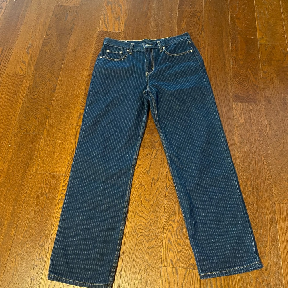 Levis - Picture 2 of 2